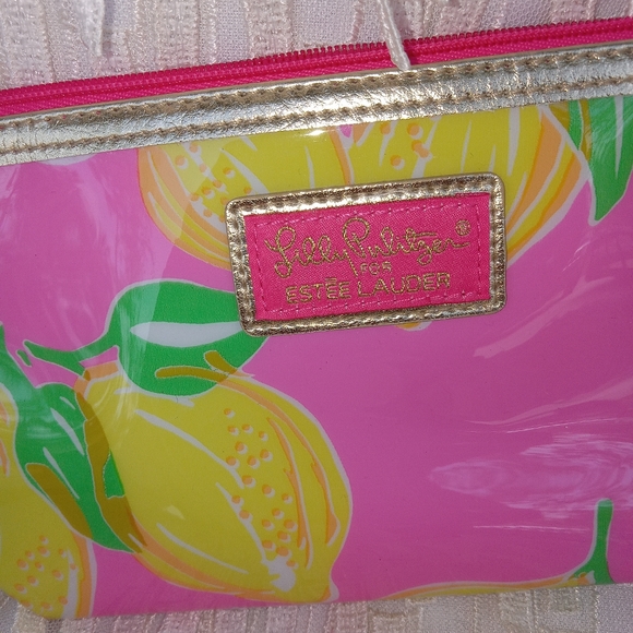 Lilly Pulitzer/Estee Lauder Makeup Bag - Picture 2 of 5